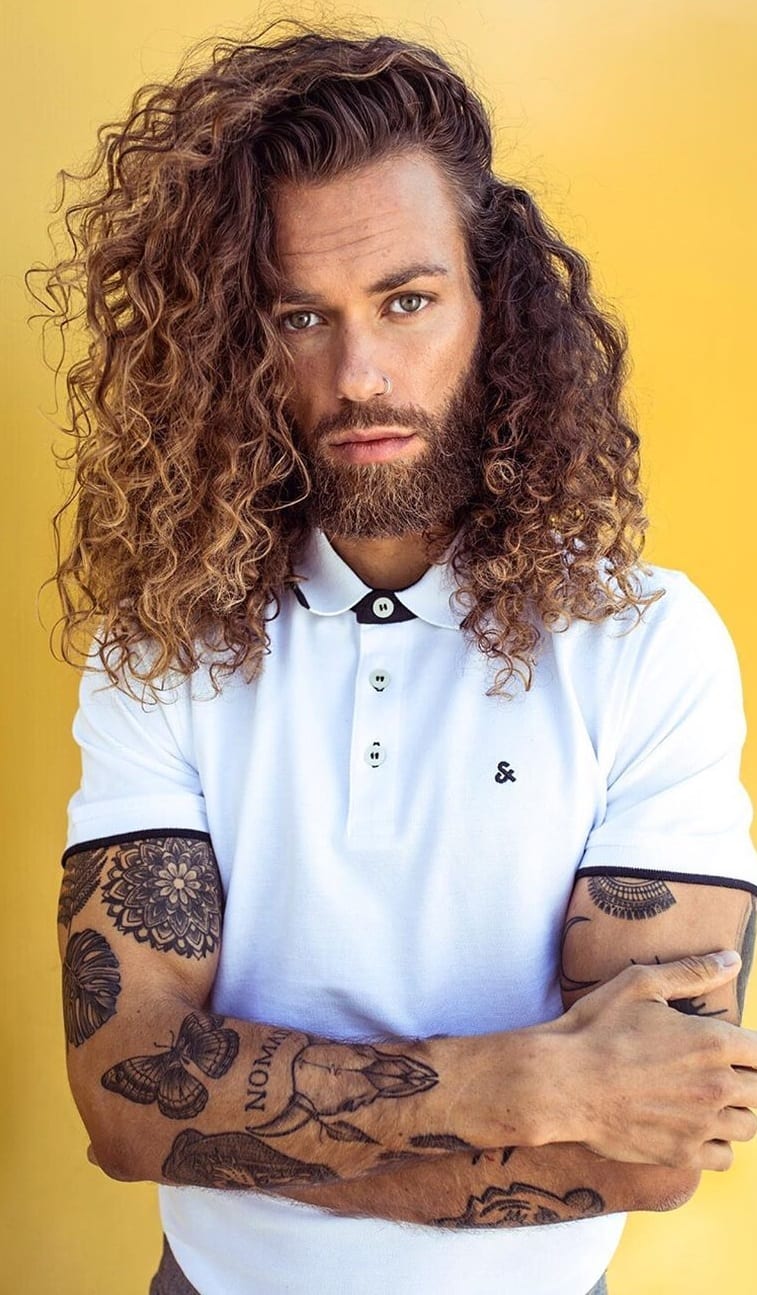 Long Curly Hairstyles for Men to try - Mens Hairstyle 2020 (757 x 1295 Pixel)