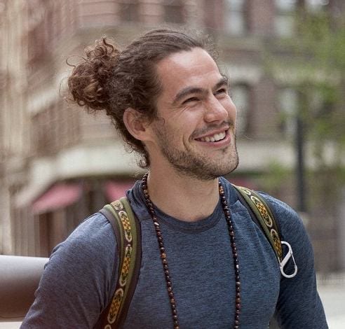 curly-man-bun - Mens Hairstyle 2020 Curly-Man-Bun - Mens Hairstyle 2020